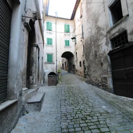 I Run Away In Umbria, The Countess * Stroncone